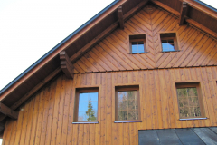 Obložení štítů a roubení