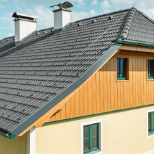 csm_PREFA-Giebelverkleidung-Siding-Senkrecht-vertikal-Holzoptik-Eiche-natur-Schattenfuge_d0c70d14cf