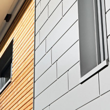 csm_PREFA-Siding-Holzfassade-Graualuminium-horizontal-alternative-Fassadenmaterialien-Aluminium_8464031789